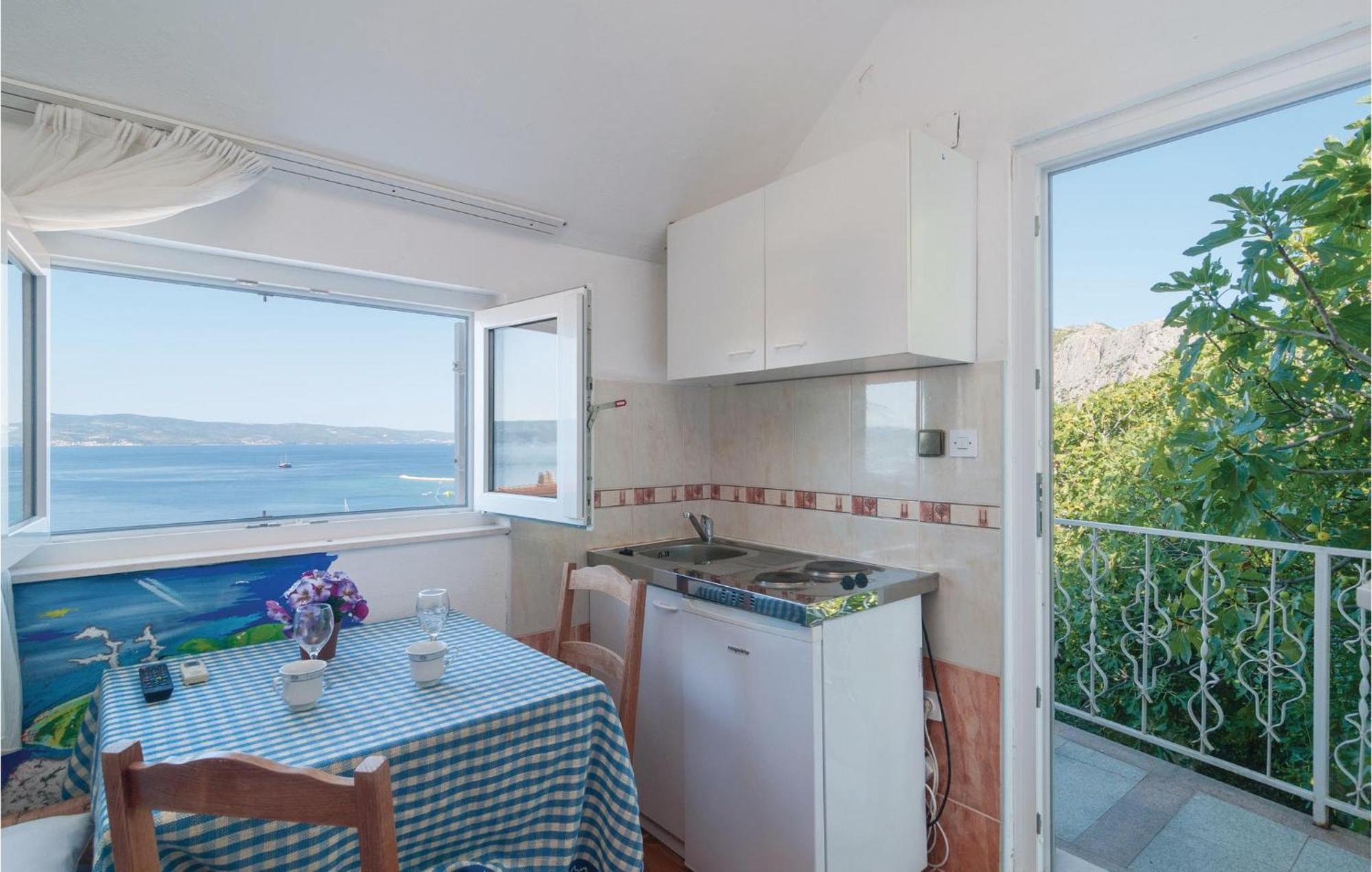 Gorgeous Apartment In Omis With House Sea View Omiš Exterior foto