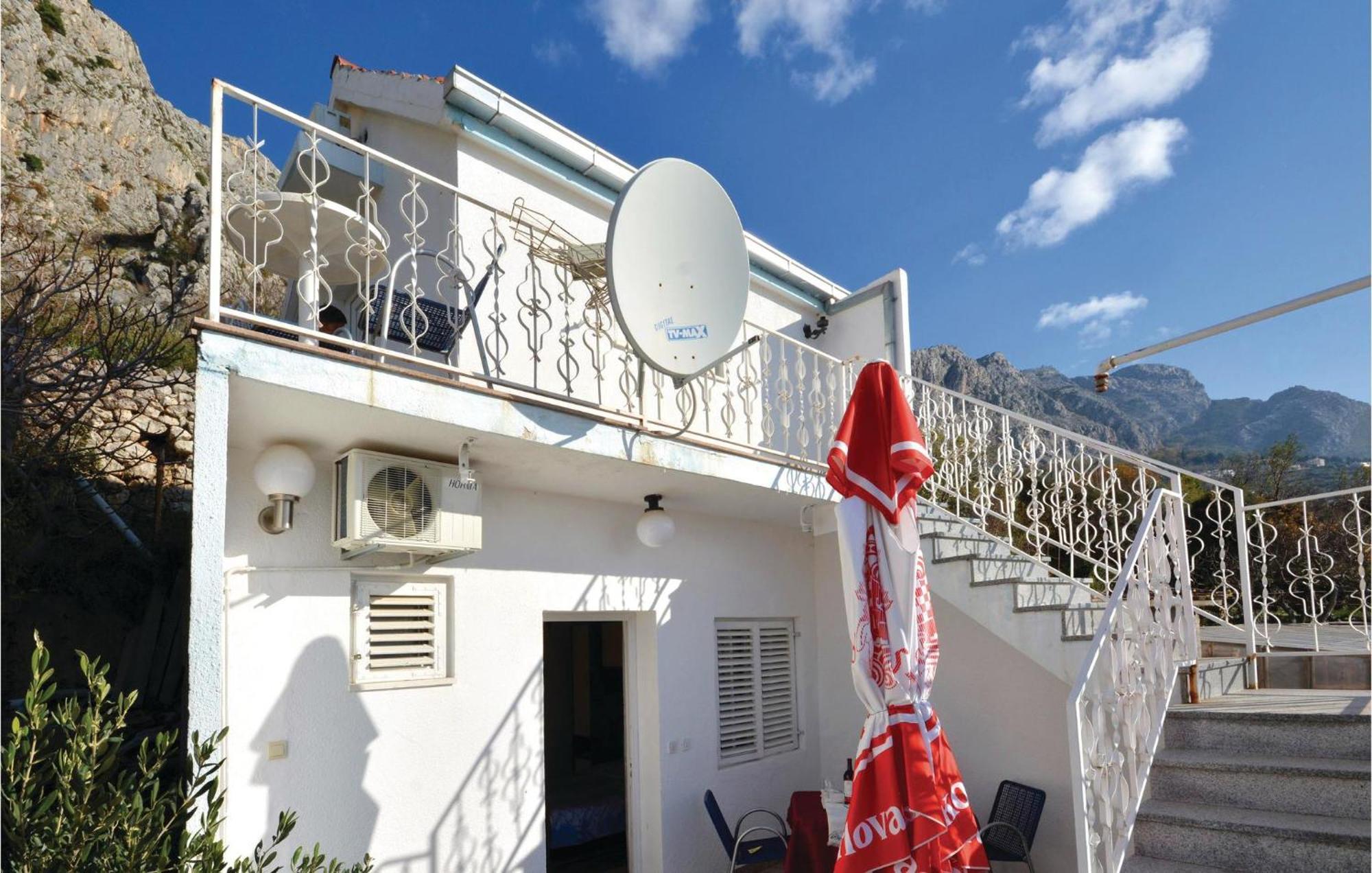 Gorgeous Apartment In Omis With House Sea View Omiš Exterior foto