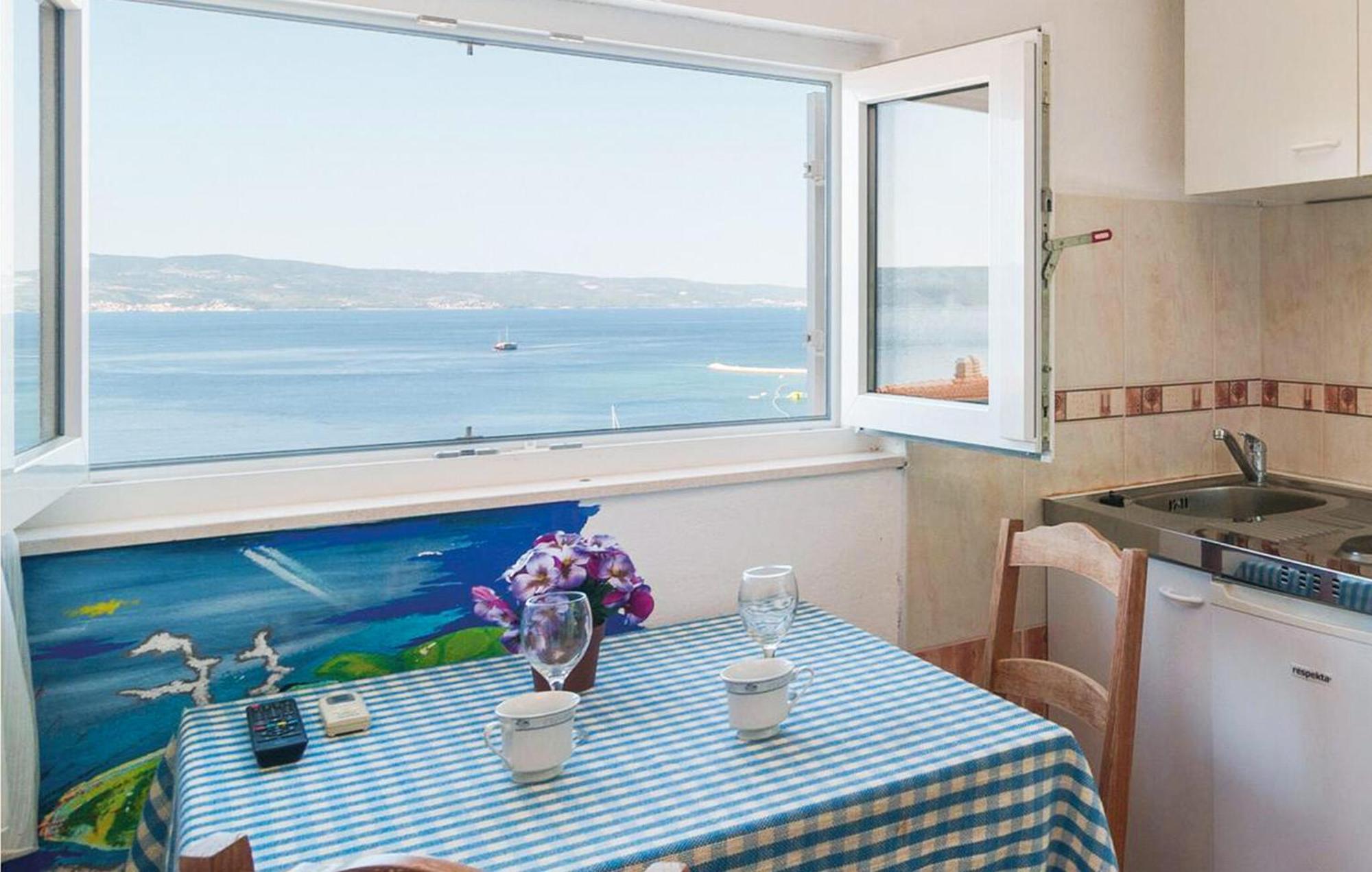 Gorgeous Apartment In Omis With House Sea View Omiš Exterior foto